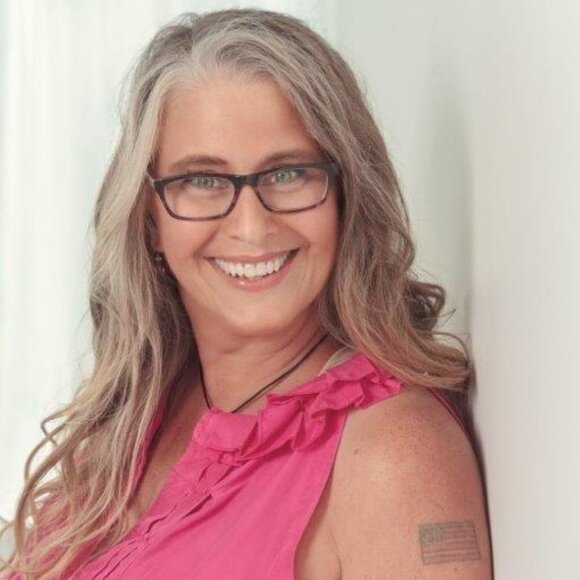 Meet your Posher, Valerie - Picture 1 of 2